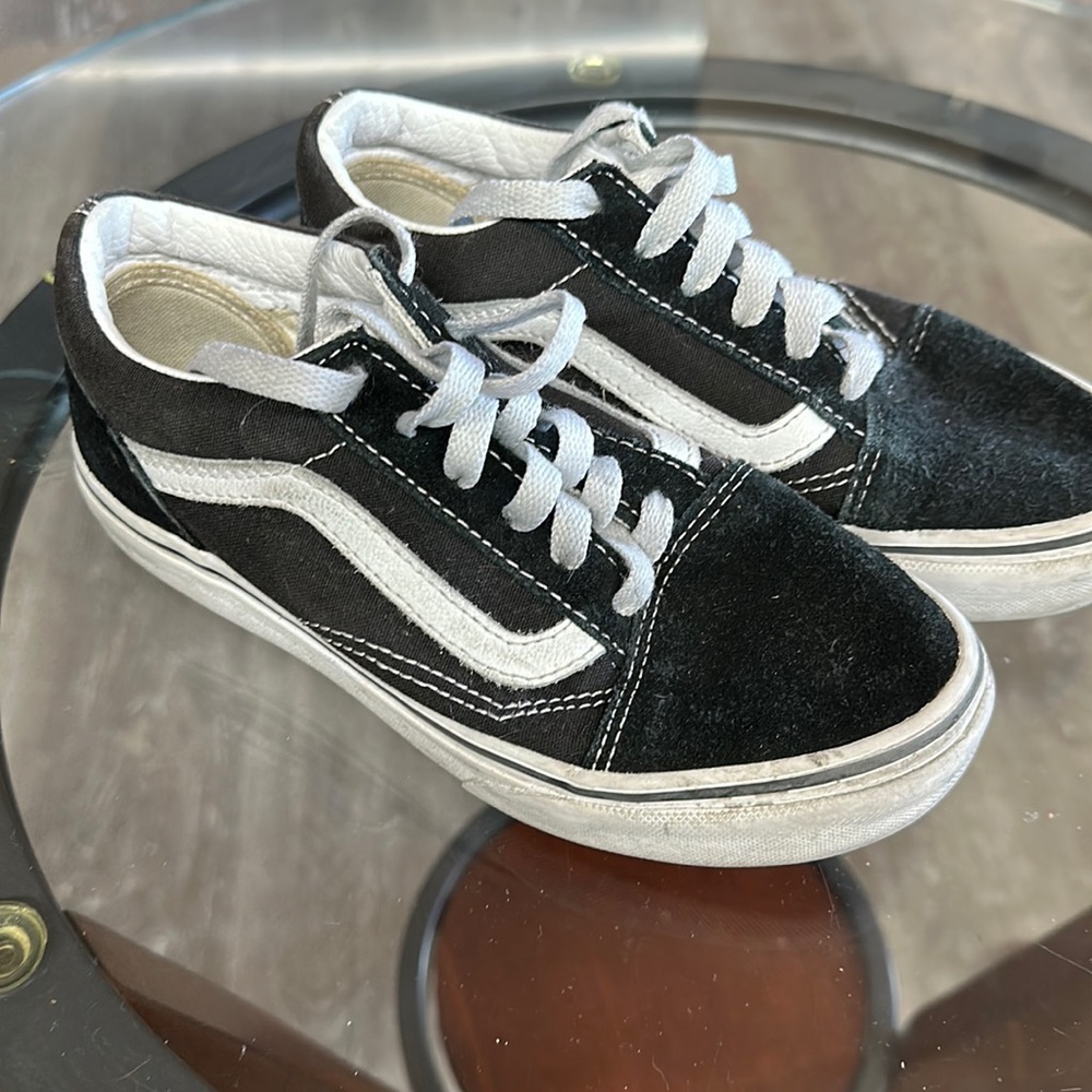 Kids Black and white vans size 1